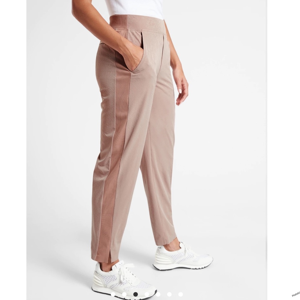 Athleta Brooklyn Textured Ankle Pant in grain camo mocha latte size 8